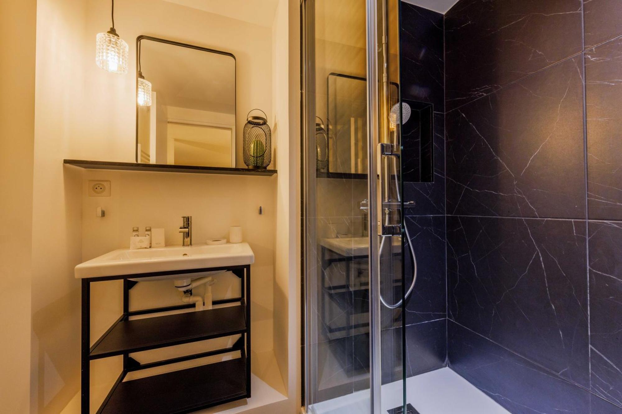 Exceptionnel Duplex A Proximite De Montmartre! Apartment Paris