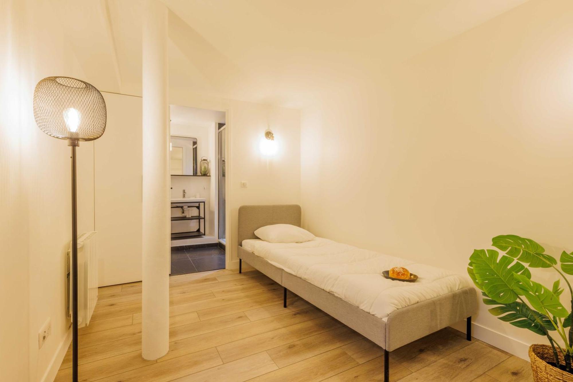 Exceptionnel Duplex A Proximite De Montmartre! Paris
